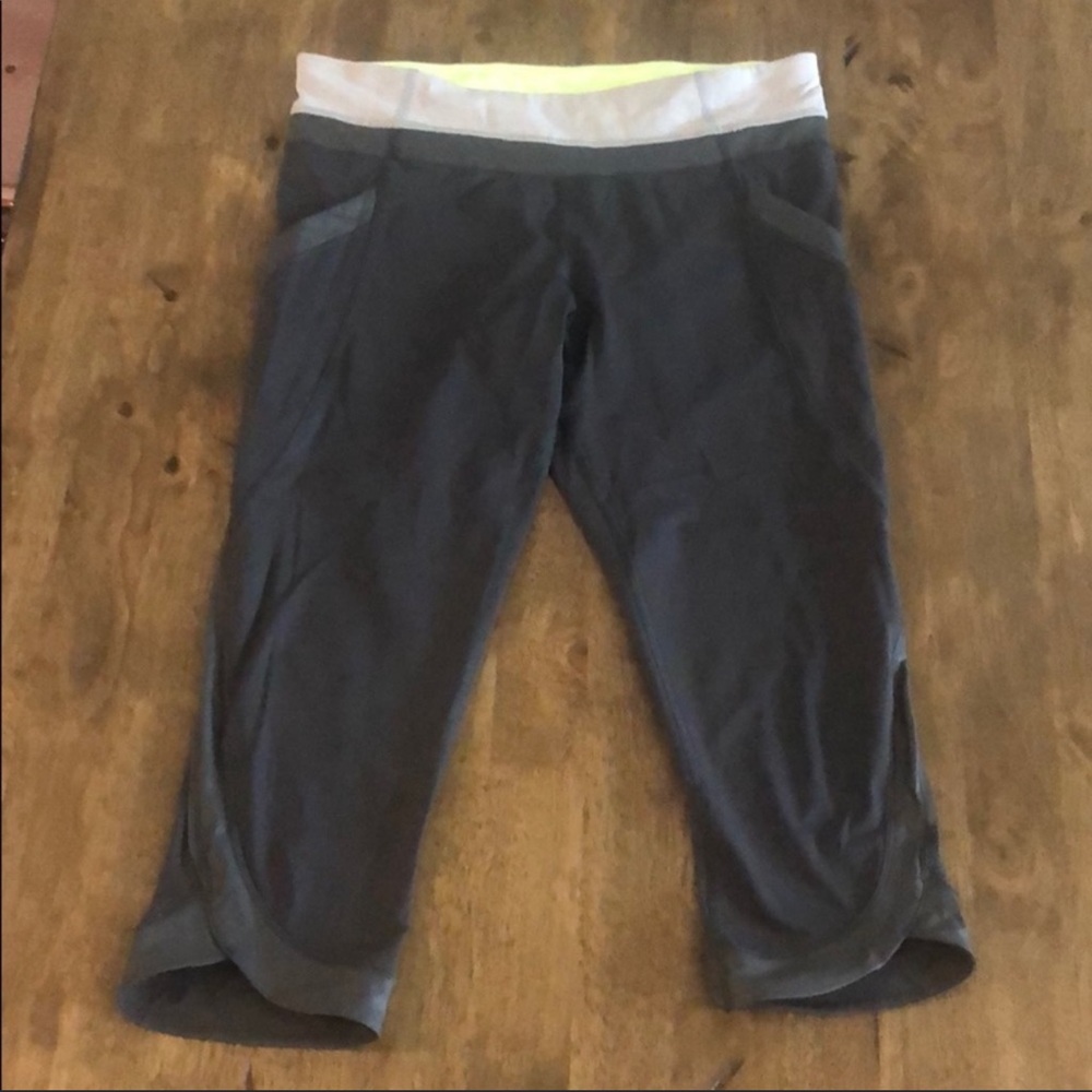 Lululemon cropped tights with pockets
